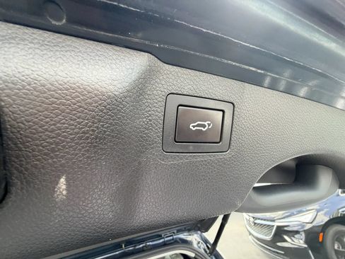 Used 2017 Hyundai Santa Fe FWD w/ SE Ultimate Tech Package 03 image 31