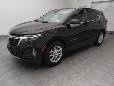 Used 2024 Chevrolet Equinox LT FWD image 2