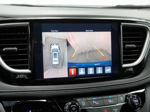 New 2026 Chrysler Pacifica Select image 23