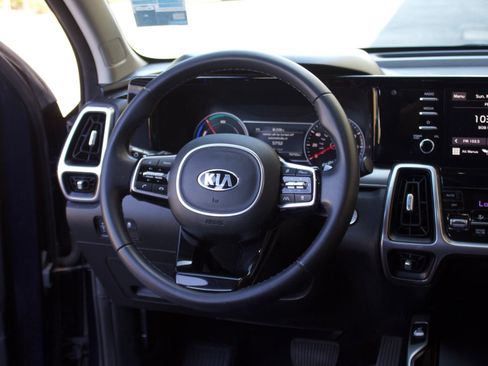 Used 2021 Kia Sorento EX FWD image 17