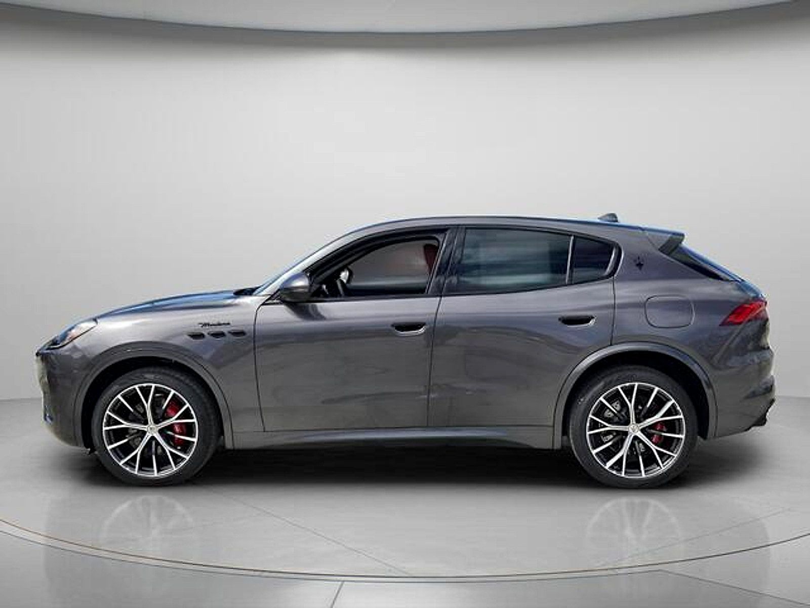 Used 2026 Maserati Grecale Modena AWD/4WD image 2
