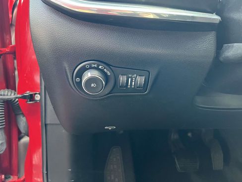 Used 2022 Jeep Compass Limited w/ (RED) Package image 21