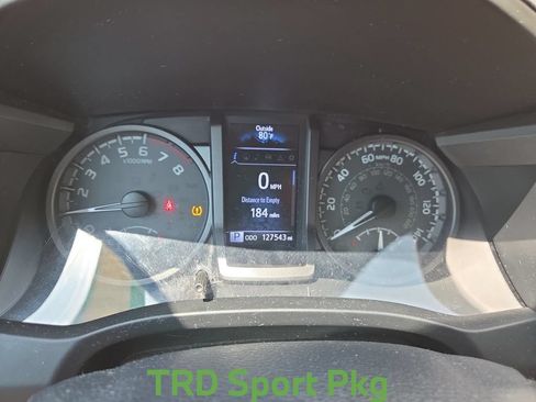 Used 2017 Toyota Tacoma TRD Off-Road AWD/4WD image 16
