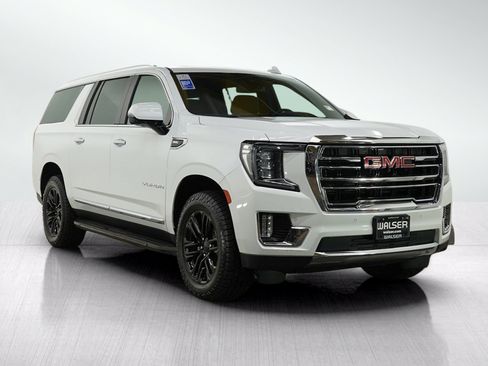 Used 2024 GMC Yukon XL SLT w/ SLT Luxury Package AWD/4WD image 7
