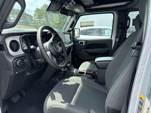 Used 2024 Jeep Wrangler Unlimited w/ Convenience Group AWD/4WD image 6