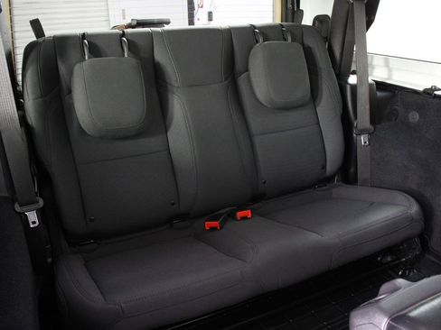 Used 2022 Jeep Wrangler Sport AWD/4WD image 28