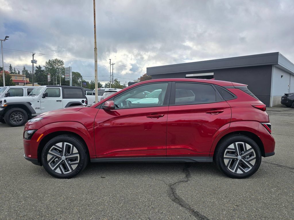 Used 2023 Hyundai Kona SE FWD image 4