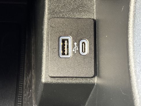 Used 2024 Ford Edge Titanium AWD/4WD image 21