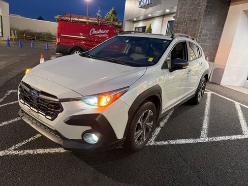 Used 2024 Subaru Crosstrek 2.0i Premium image 3