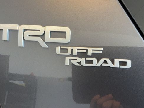 Used 2019 Toyota 4Runner TRD Off-Road AWD/4WD image 40