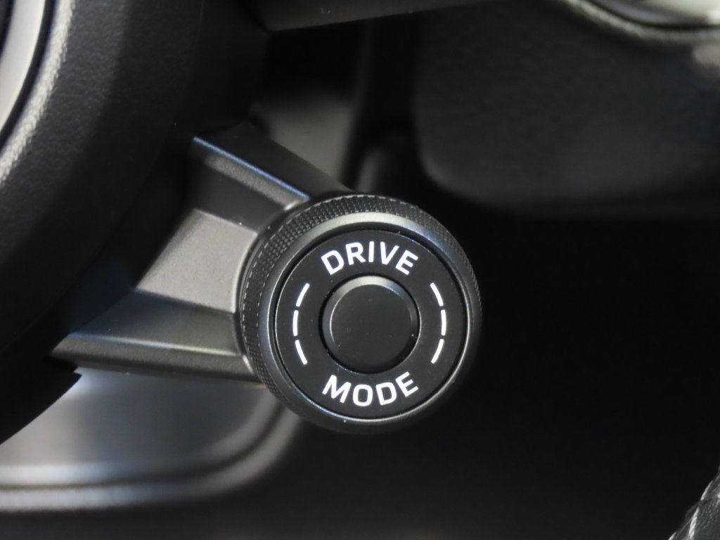 Certified 2025 Porsche Cayenne S AWD/4WD image 23