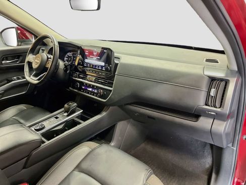 Used 2024 Nissan Pathfinder SL w/ SL Premium Package AWD/4WD image 32