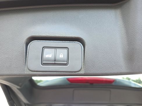 Used 2023 Nissan Rogue SV w/ SV Premium B Package FWD image 31
