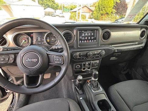 Used 2023 Jeep Wrangler Unlimited AWD/4WD image 11