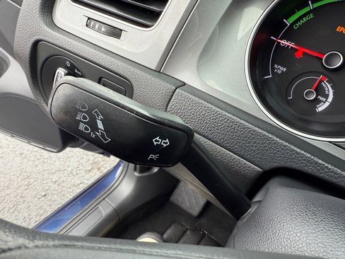 Used 2016 Volkswagen e-Golf SE image 28