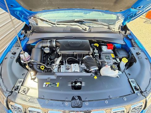 Used 2025 Jeep Compass Limited image 32