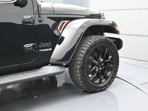 Used 2021 Jeep Wrangler Unlimited Sahara AWD/4WD image 44