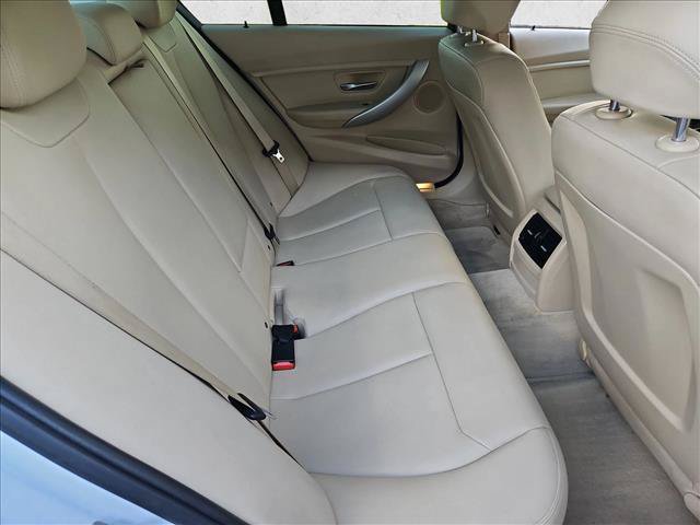 Used 2015 BMW 320i Sedan RWD image 18