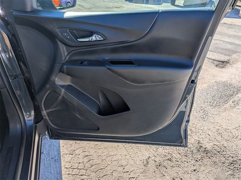 Used 2022 Chevrolet Equinox LT image 25