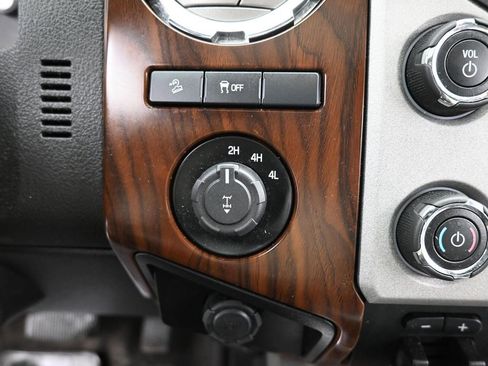 Used 2015 Ford F250 Lariat w/ Lariat Ultimate Package image 19