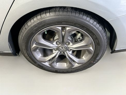 Used 2024 Honda Accord EX image 11