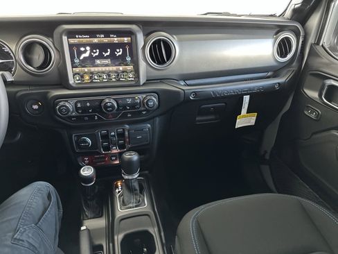 New 2023 Jeep Wrangler Unlimited Rubicon 4xe w/ Cold Weather Group image 17