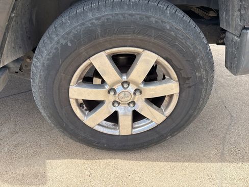 Used 2015 Jeep Wrangler Unlimited Sahara w/ Connectivity Group image 9