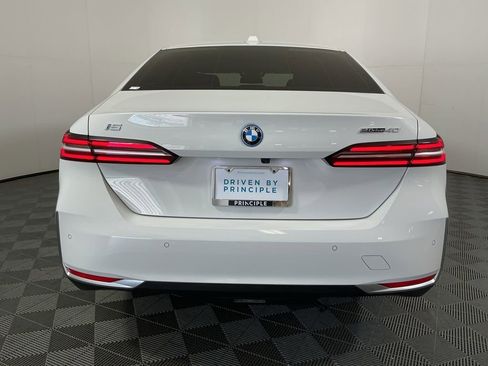 Certified 2024 BMW i5 eDrive40i w/ Premium Package image 5