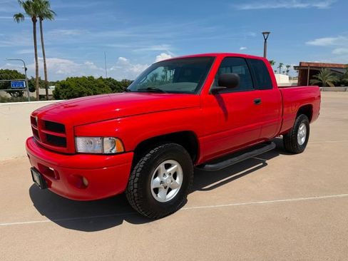 Used 2001 Dodge Ram 1500 Truck 2WD Quad Cab image 2