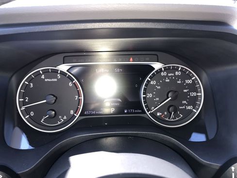 Used 2023 Nissan Rogue SV w/ SV Premium Package image 15