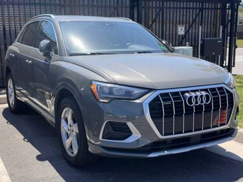 Used 2021 Audi Q3 2.0T Premium w/ Convenience Package AWD/4WD image 1