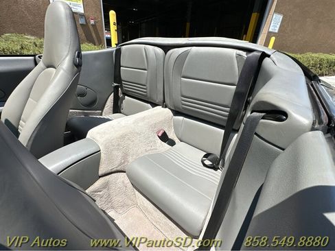 Used 2001 Porsche 911 Carrera 4 image 10