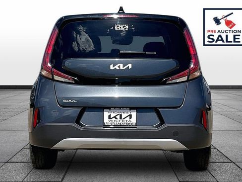 Used 2024 Kia Soul LX w/ Option Group 015 FWD image 4