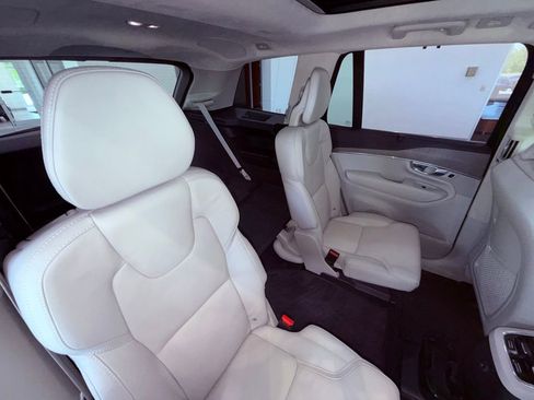 Used 2024 Volvo XC90 T8 Ultimate w/ Lounge Package image 16