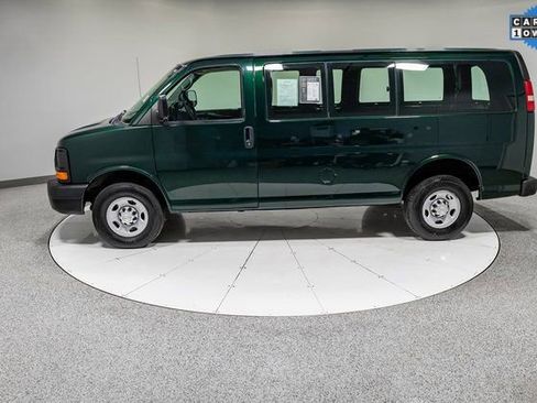 Used 2015 Chevrolet Express 2500 image 28