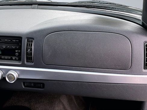 Used 2006 Chevrolet SSR w/ Preferred Equipment Group image 21