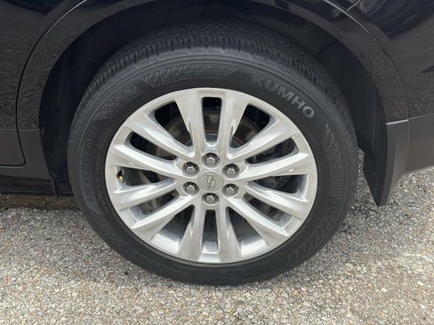 Used 2019 Cadillac XT5 Platinum AWD/4WD image 4