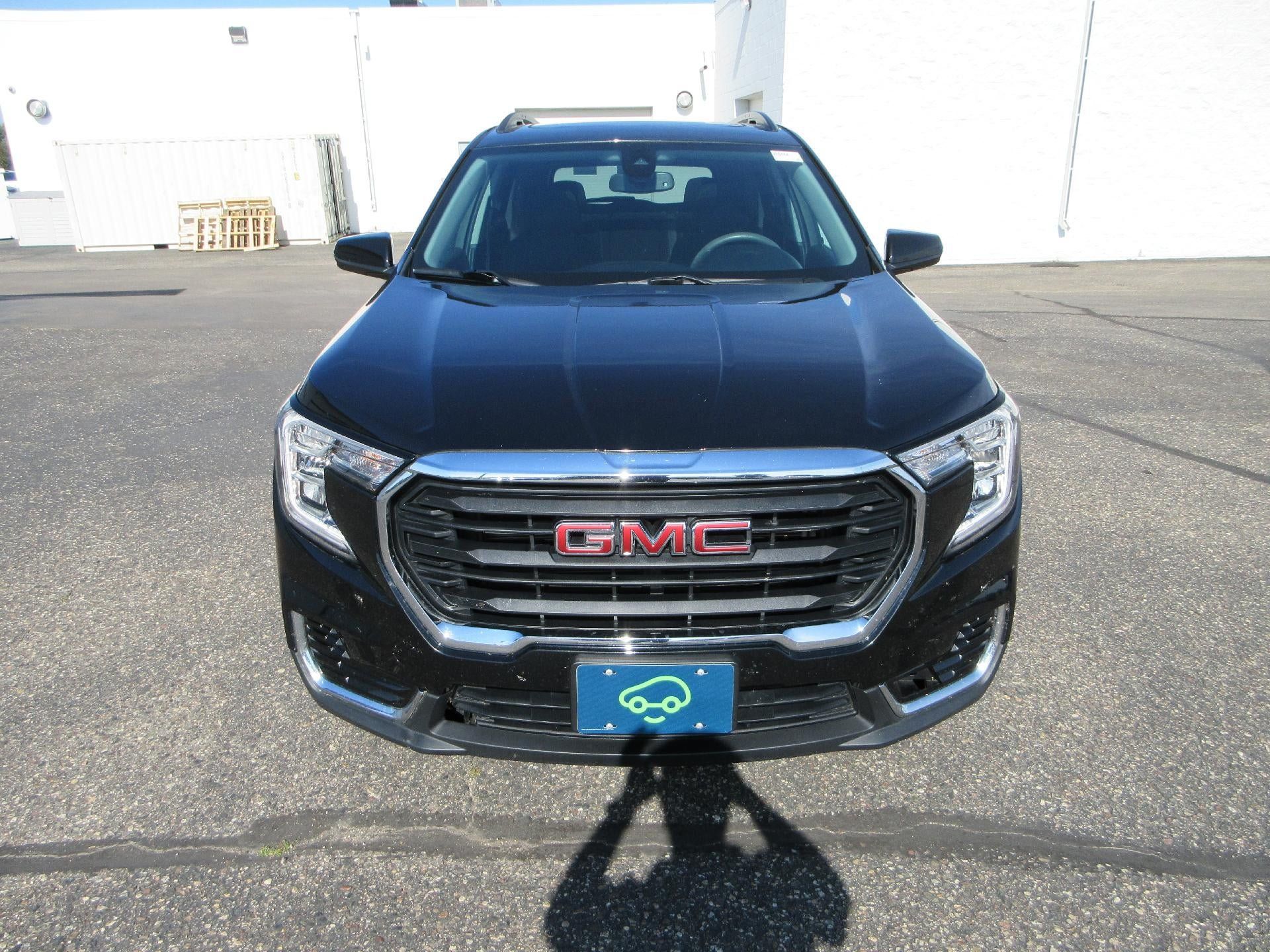 Certified 2022 GMC Terrain SLE w/ Driver Convenience Package AWD/4WD image 3