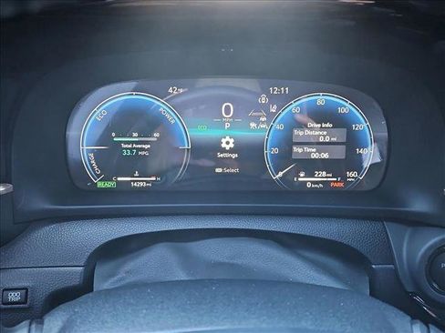 Used 2025 Toyota Crown Signia Limited image 11