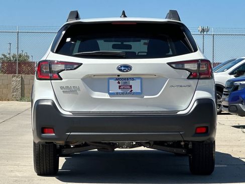 Certified 2025 Subaru Outback Premium AWD/4WD image 4