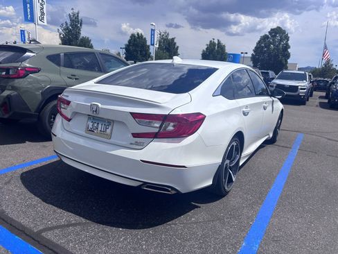 Used 2018 Honda Accord Sport image 2