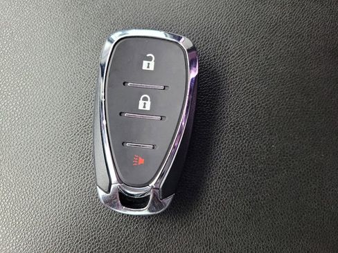 Used 2020 Chevrolet Equinox LS AWD/4WD image 32