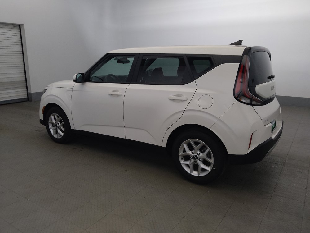 Used 2025 Kia Soul S FWD image 3