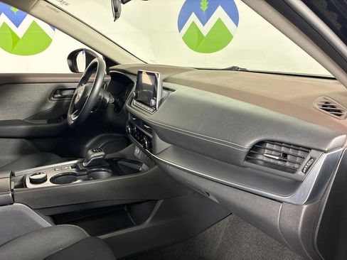 Used 2023 Nissan Rogue S AWD/4WD image 30
