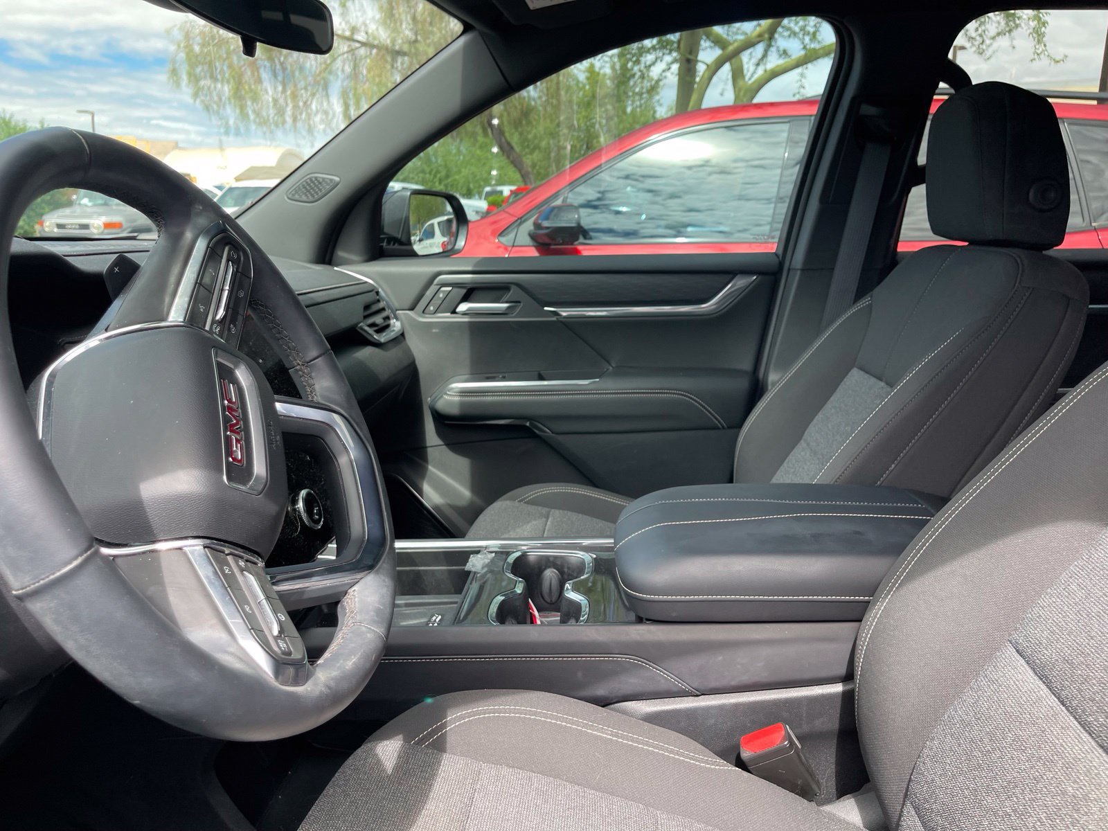 Used 2025 GMC Acadia Elevation w/ Black Edition FWD image 8