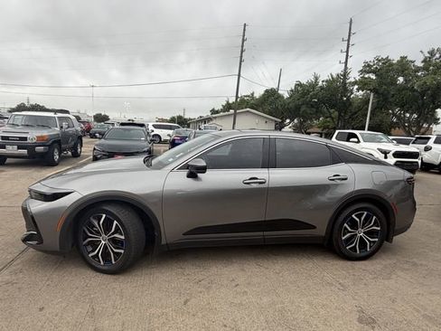 Used 2023 Toyota Crown XLE image 8