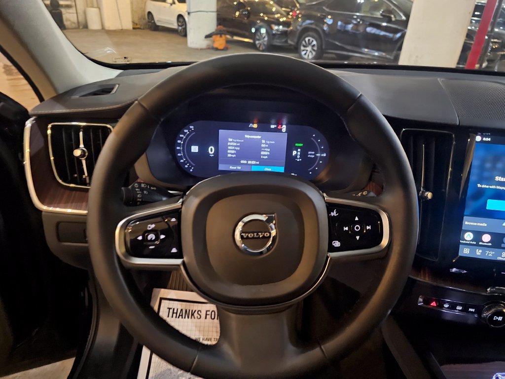 Certified 2024 Volvo XC60 T8 Ultimate w/ Protection Package Premier AWD/4WD image 17
