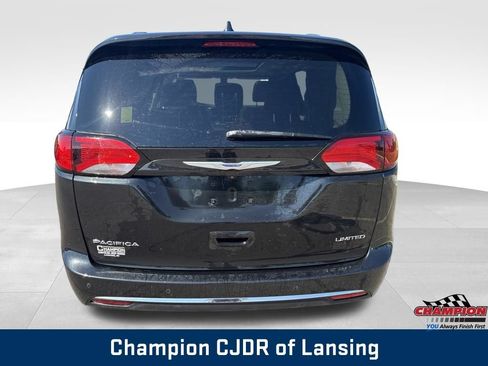 Used 2020 Chrysler Pacifica Limited FWD image 4