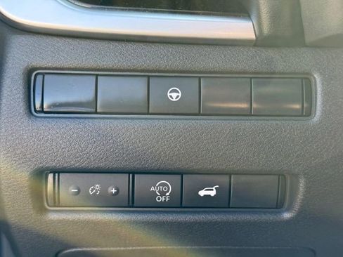 Used 2023 Nissan Rogue SL image 28