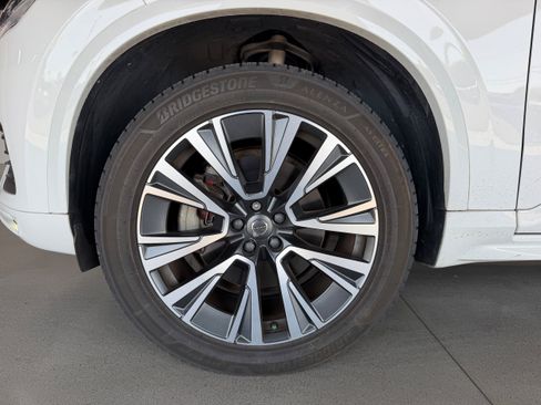 Used 2020 Volvo XC90 T5 Momentum FWD image 9